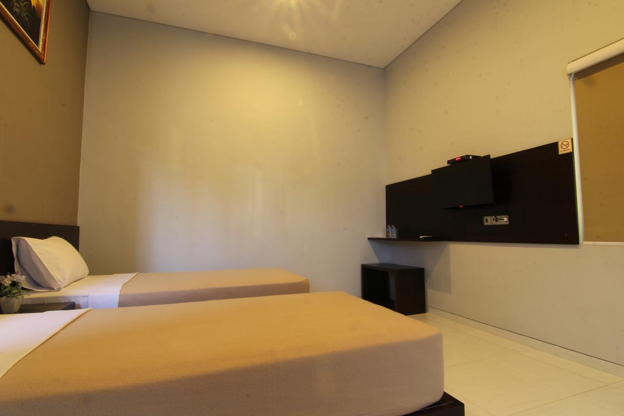 Hotel Mandari Pabean Buleleng Exteriör bild