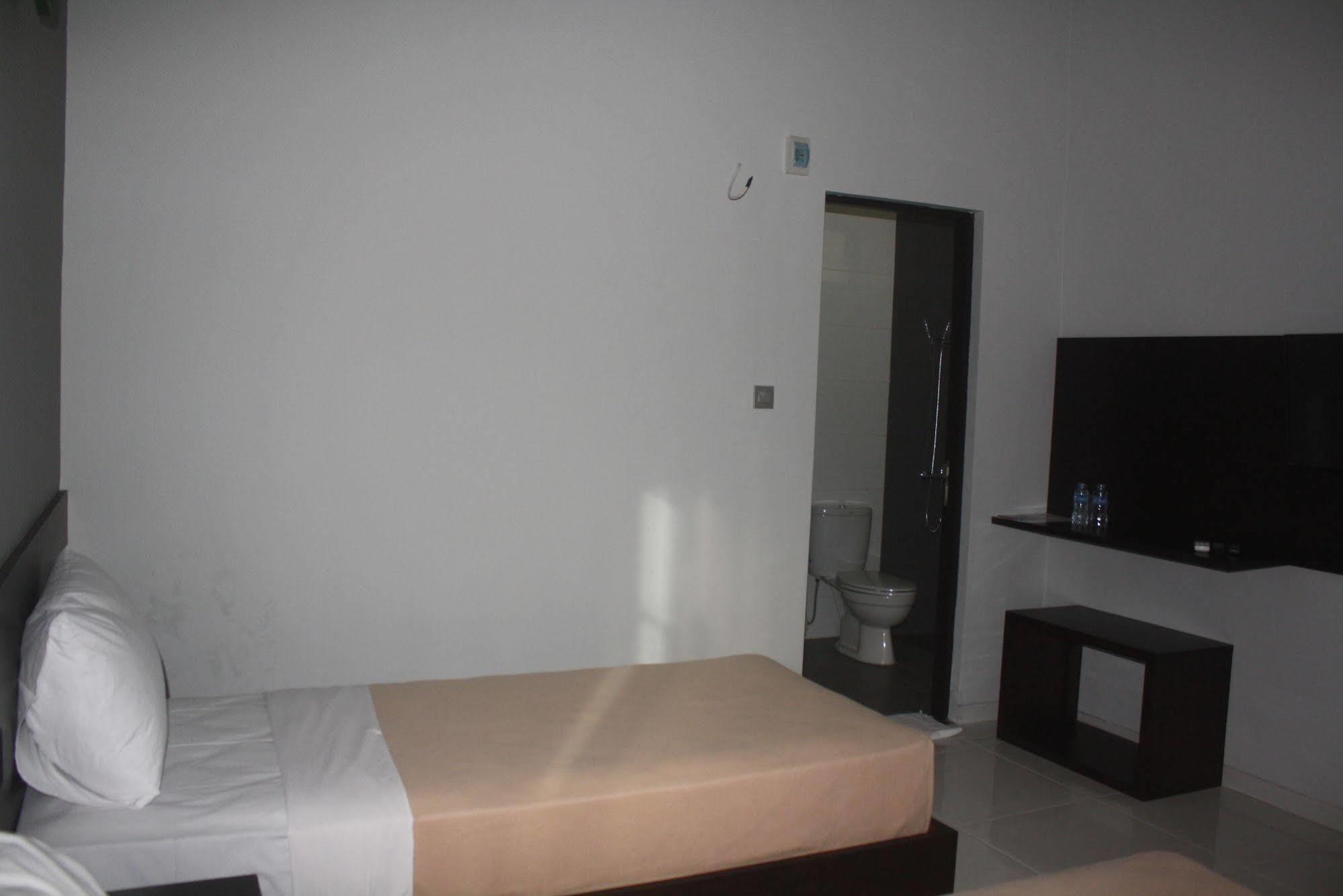 Hotel Mandari Pabean Buleleng Exteriör bild